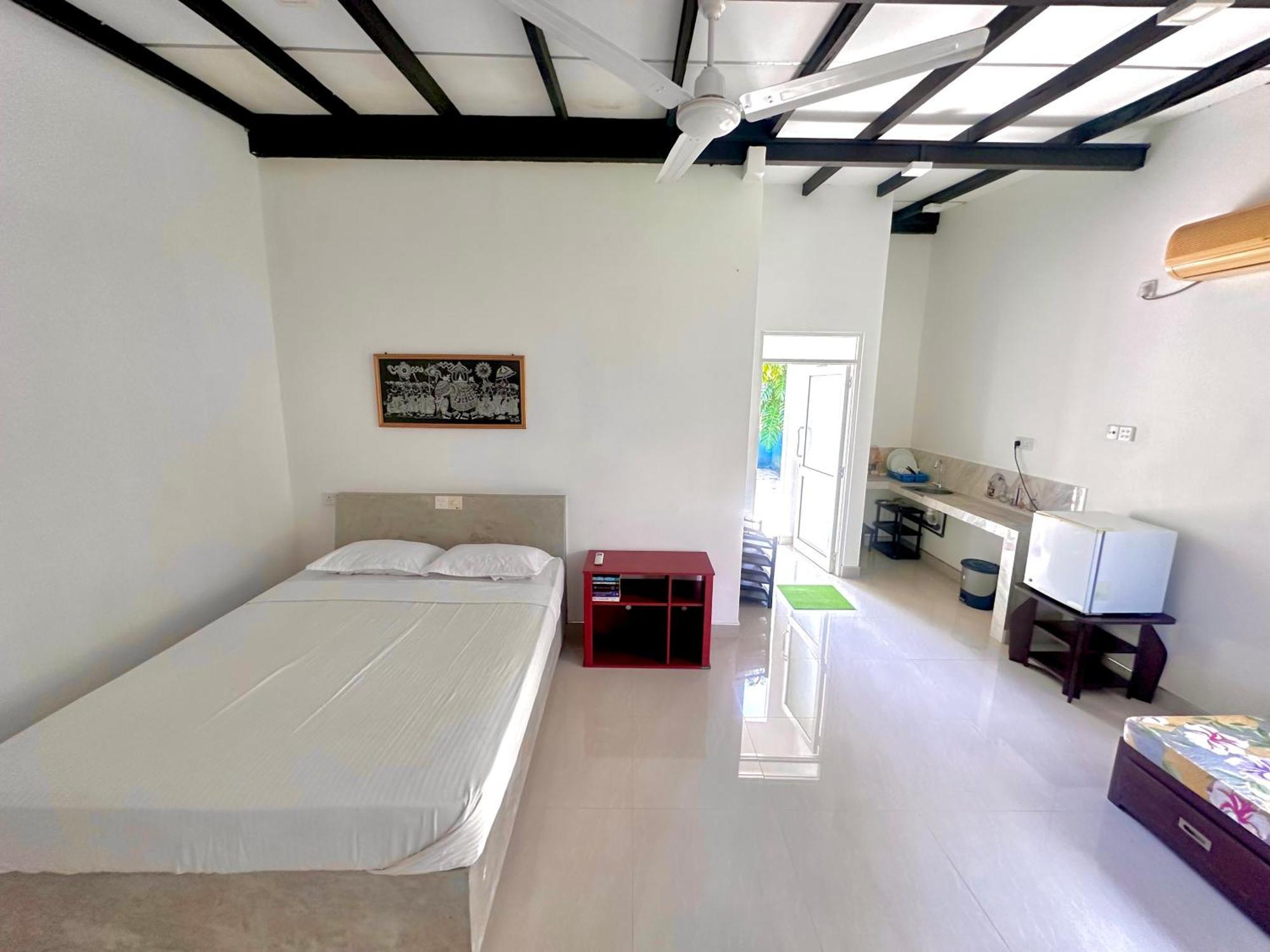 Jungle Fence Bed & Breakfast Bentota Exterior photo